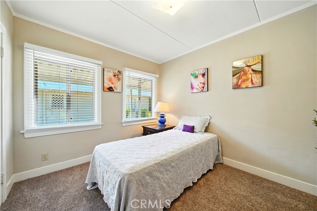 438 N Pasadena Avenue, Glendora CA: https://media.crmls.org/medias/1b150c4a-40e2-439b-b97b-0b3a72927121.jpg