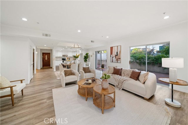 900 Arcadia Avenue, Arcadia CA: https://media.crmls.org/medias/1b15a21f-35a4-43f3-9439-c31d49561a54.jpg
