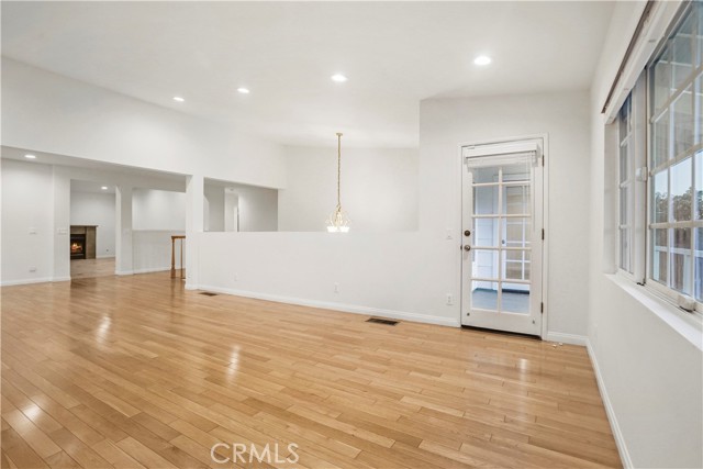 Detail Gallery Image 15 of 64 For 11738 Andasol Ave, Granada Hills,  CA 91344 - 5 Beds | 3 Baths