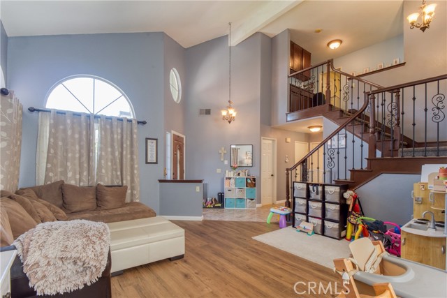 Detail Gallery Image 5 of 30 For 23903 Creekwood Dr, Moreno Valley,  CA 92557 - 4 Beds | 2/1 Baths