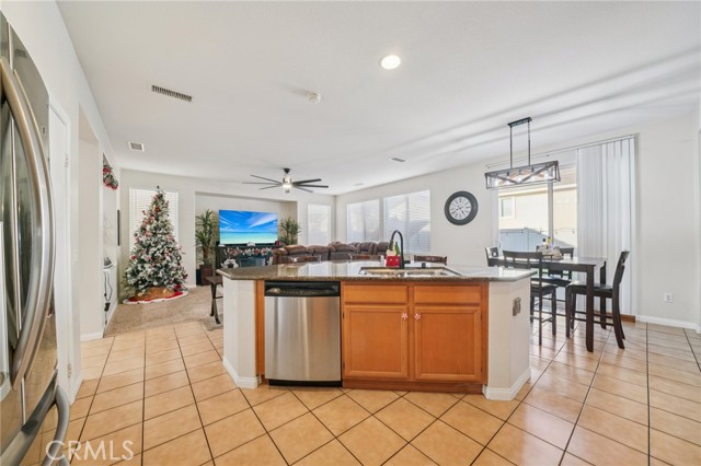 Detail Gallery Image 10 of 24 For 1379 Grapeseed, Beaumont,  CA 92223 - 3 Beds | 2/1 Baths