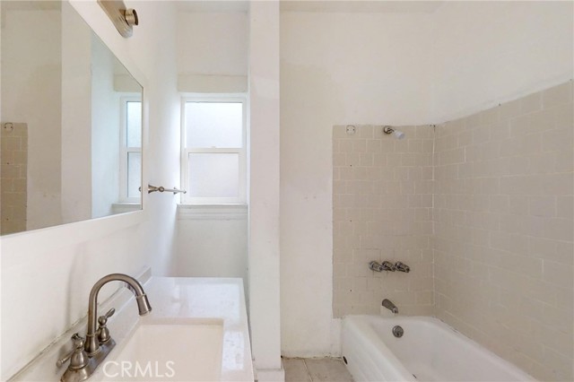 Detail Gallery Image 14 of 30 For 1708 S Union Ave, Los Angeles,  CA 90015 - 3 Beds | 2 Baths