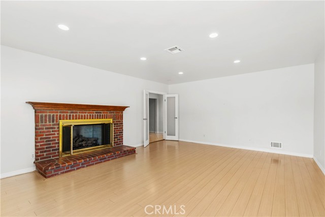 17533 Raymer Street, Sherwood Forest CA: https://media.crmls.org/medias/1b1789f8-d7b0-455f-b8e2-e7132cf08aa9.jpg