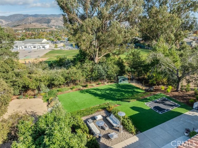 Detail Gallery Image 35 of 44 For 330 Los Cerros Dr, San Luis Obispo,  CA 93405 - 4 Beds | 3 Baths