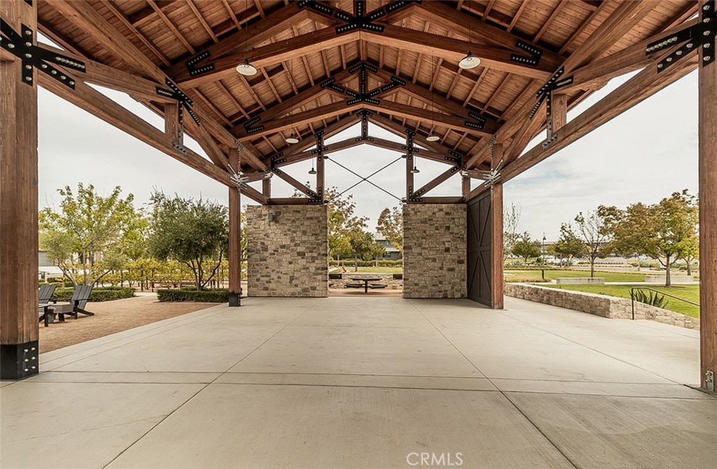 https://media.crmls.org/medias/1b185d77-426a-4368-ab64-3466120db629.jpg?preset=X-Large