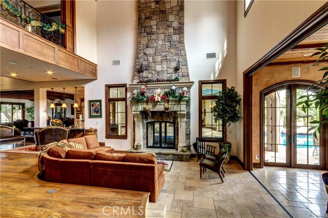 1138 Corte Tularosa, Camarillo CA: https://media.crmls.org/medias/1b1964cf-d647-4fde-85d3-1fabd221ac13.jpg