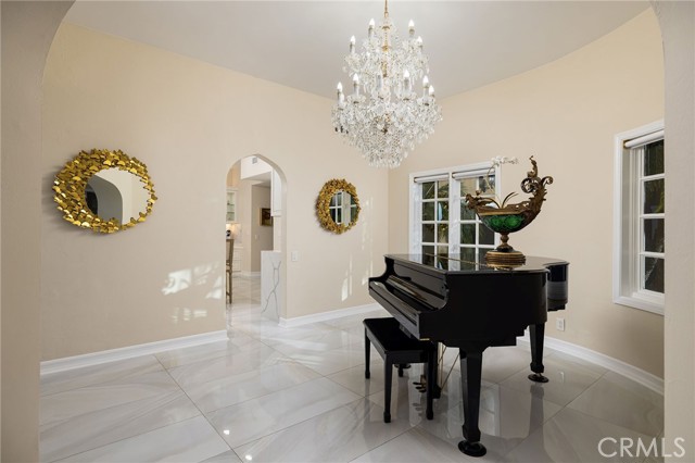 25761 Highplains Terrace, Laguna Hills CA: https://media.crmls.org/medias/1b19c6f4-b492-46bd-af25-22d10054ea06.jpg