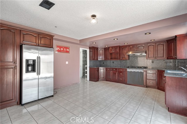3855 Gilman Road, El Monte CA: https://media.crmls.org/medias/1b19d5a4-9665-4c8e-a93c-2e602f993046.jpg