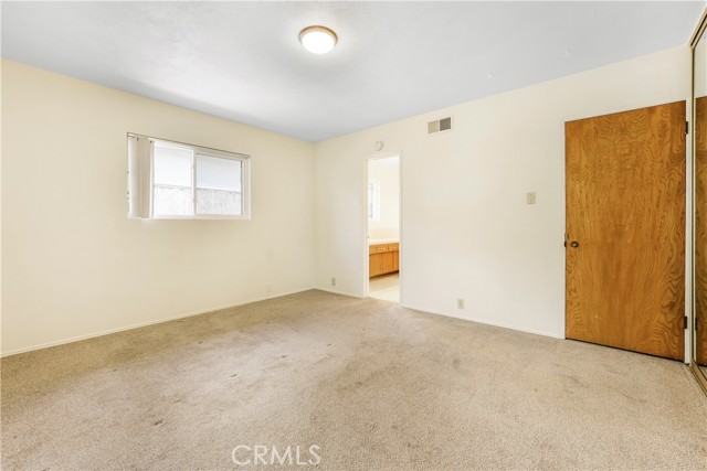 1300 Oak Avenue, Carlsbad CA: https://media.crmls.org/medias/1b1b2667-67cf-47f5-98ae-a2227764b938.jpg