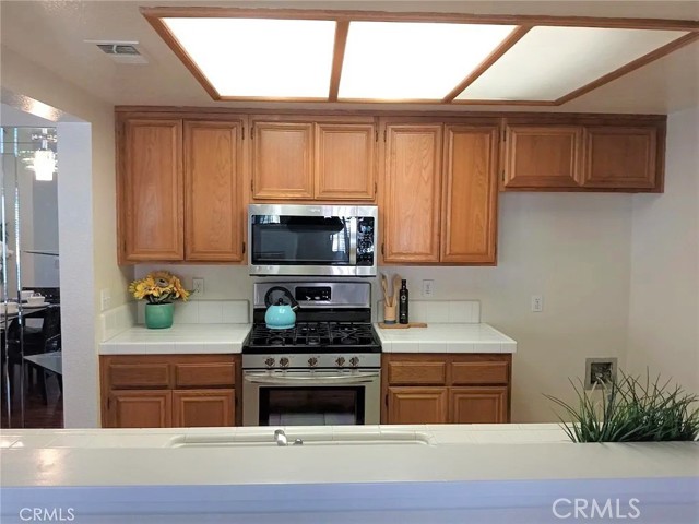 650 Ivywood Lane, A photo 5