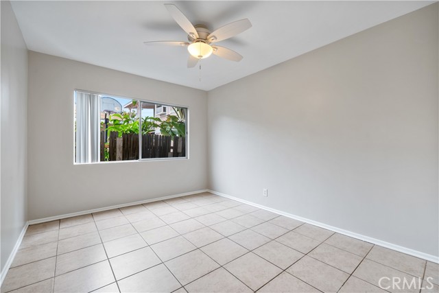 Detail Gallery Image 8 of 11 For 912 Gladys Ave #2,  Long Beach,  CA 90804 - 2 Beds | 1 Baths