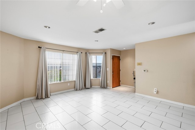 Detail Gallery Image 2 of 27 For 14429 Chardon Ave #41,  Hawthorne,  CA 90250 - 3 Beds | 1/1 Baths