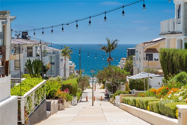 324 17th, Manhattan Beach, California 90266, 4 Bedrooms Bedrooms, 0 ,5 BathroomsBathrooms,Residential,For Sale,17th,0,SB26133569
