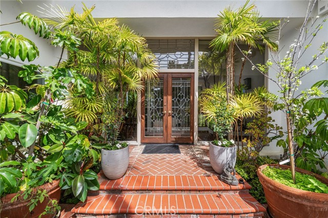 11071 Coronel, North Tustin CA: https://media.crmls.org/medias/1b1e91c1-ad34-4dd4-9ac7-84e9b5f972ae.jpg