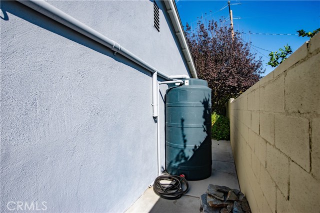 1546 Deodora Street photo 31