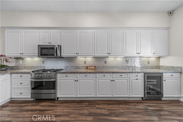 Detail Gallery Image 10 of 54 For 135 Neptune, Irvine,  CA 92618 - 2 Beds | 2/1 Baths