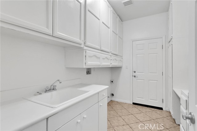 34113 Castle Pines Drive, Yucaipa CA: https://media.crmls.org/medias/1b1f1609-7123-40c6-ac96-c8af666552f8.jpg