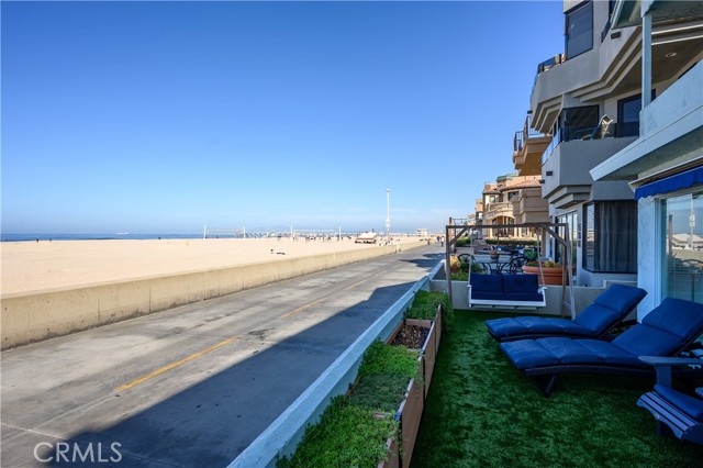 528 The Strand, Hermosa Beach, California 90254, ,Residential Income,For Sale,The Strand,SB25013282