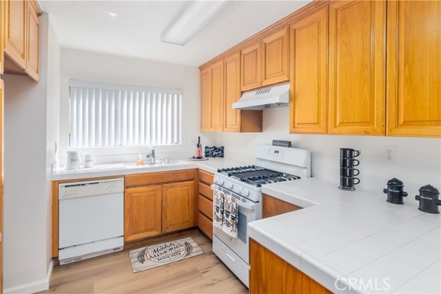 Detail Gallery Image 13 of 25 For 10444 Canoga Ave #27,  Chatsworth,  CA 91311 - 3 Beds | 2/1 Baths