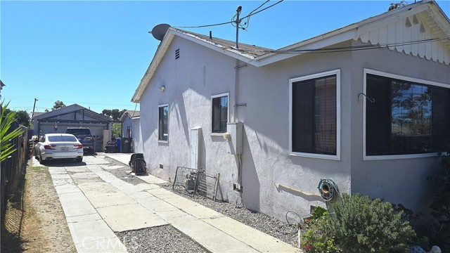 3142 W 112th W Street, Inglewood CA: https://media.crmls.org/medias/1b1fb785-042c-464c-a25a-1fb5d169cc1d.jpg