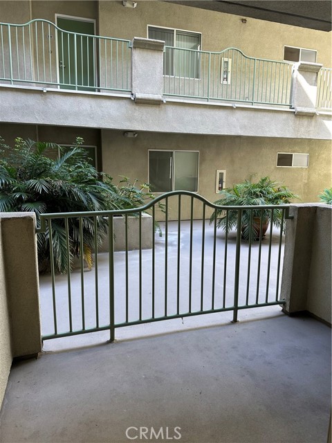 Detail Gallery Image 28 of 33 For 7551 Jordan #109,  Canoga Park,  CA 91303 - 3 Beds | 2 Baths