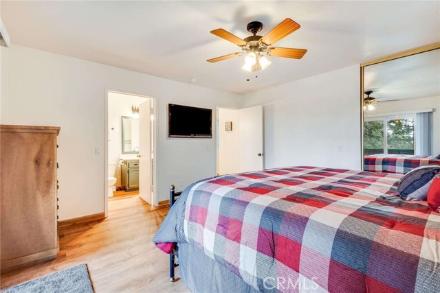 513 W Victoria Court, Lake Arrowhead CA: https://media.crmls.org/medias/1b212be3-817f-4c53-bcc7-185faf319525.jpg