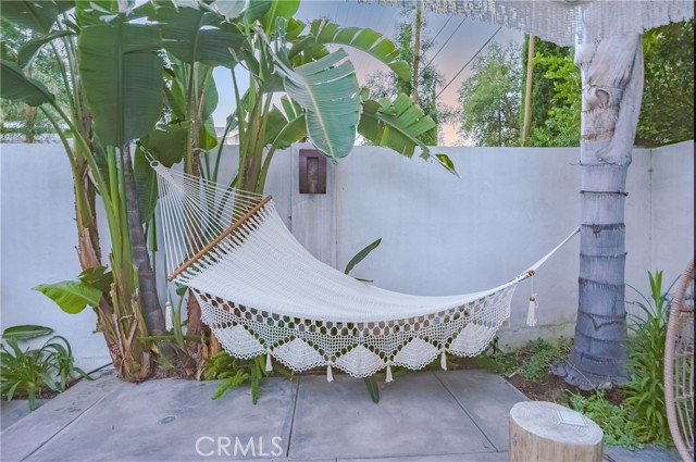 Detail Gallery Image 9 of 36 For 4444 Canoga Ave, Woodland Hills,  CA 91364 - 4 Beds | 4 Baths