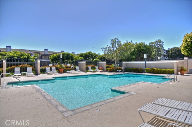 Detail Gallery Image 19 of 22 For 230 Lille Ln #106,  Newport Beach,  CA 92663 - 2 Beds | 2 Baths