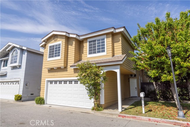 Detail Gallery Image 2 of 34 For 9155 Noble, North Hills,  CA 91343 - 4 Beds | 3 Baths