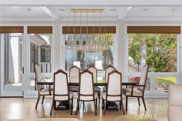 Detail Gallery Image 9 of 43 For 322 Emerald Bay, Laguna Beach,  CA 92651 - 6 Beds | 6/1 Baths