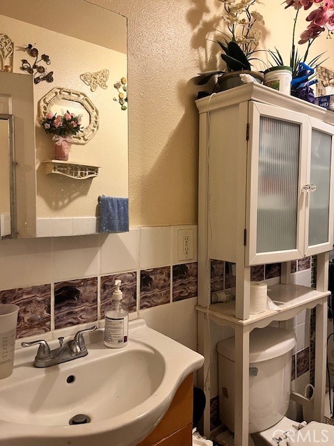 https://media.crmls.org/medias/1b22e902-f9bd-41cc-82e3-d78a7d453d89.jpg?preset=X-Large