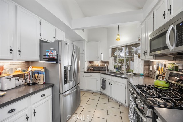 42065 Kaffirboom Court, Temecula CA: https://media.crmls.org/medias/1b231785-0467-4cd7-8fe8-1fdd1459c9fd.jpg