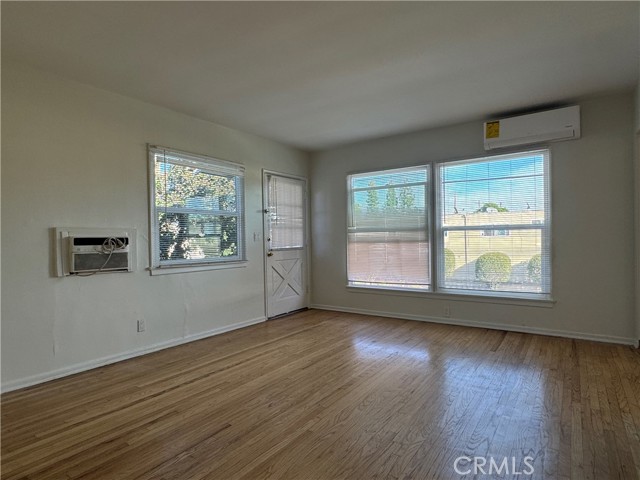 Detail Gallery Image 2 of 21 For 15234 Rayen St #F,  North Hills,  CA 91343 - 2 Beds | 1 Baths