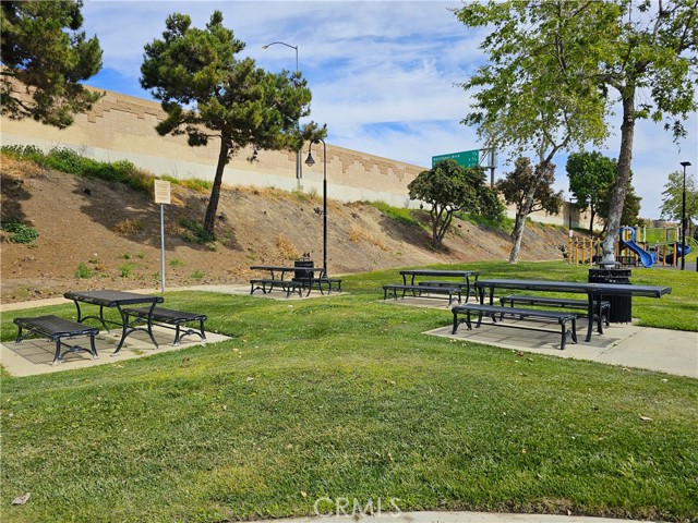 Image 18 of 38 For 9116 Palm Street