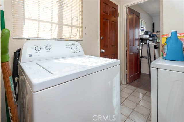 Detail Gallery Image 10 of 31 For 1657 W 67th St #2,  Los Angeles,  CA 90047 - 4 Beds | 2 Baths