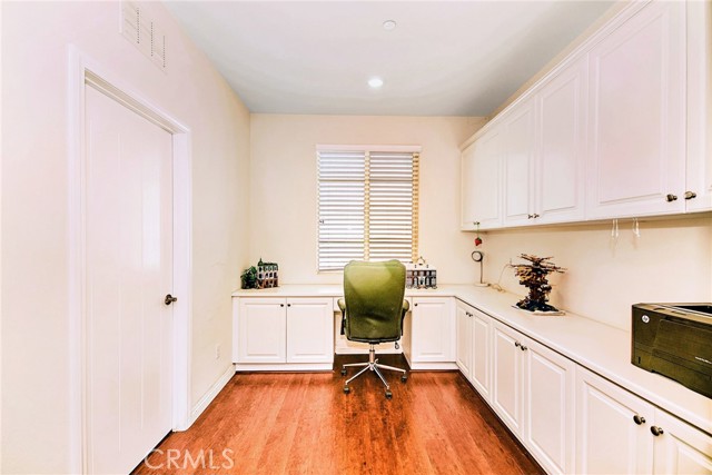 13288 Cactus Flower Street, Eastvale CA: https://media.crmls.org/medias/1b25c07d-77a8-4f22-89b5-d441a161a962.jpg