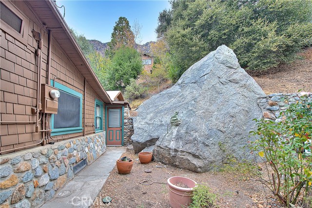 Detail Gallery Image 7 of 75 For 6818 Mt Baldy Rd, Mt Baldy,  CA 91759 - 2 Beds | 1 Baths