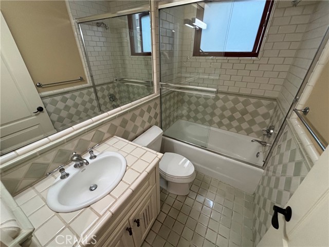 304 27th Street, Manhattan Beach CA: https://media.crmls.org/medias/1b272538-8052-4057-a1ae-25d839e48071.jpg