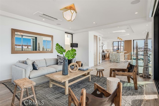 200 40th Street, Manhattan Beach, California 90266, 4 Bedrooms Bedrooms, ,4 BathroomsBathrooms,Residential,Sold,40th,SB22010624