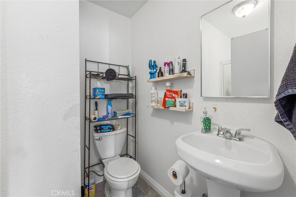 https://media.crmls.org/medias/1b27ab5e-2ed3-4b04-a122-14e142550554.jpg?preset=X-Large