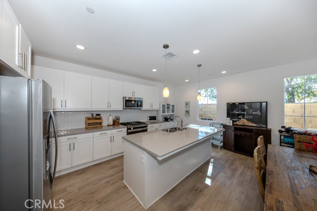 Detail Gallery Image 16 of 64 For 7082 Mallow Drive #2,  Fontana,  CA 92336 - 4 Beds | 3 Baths