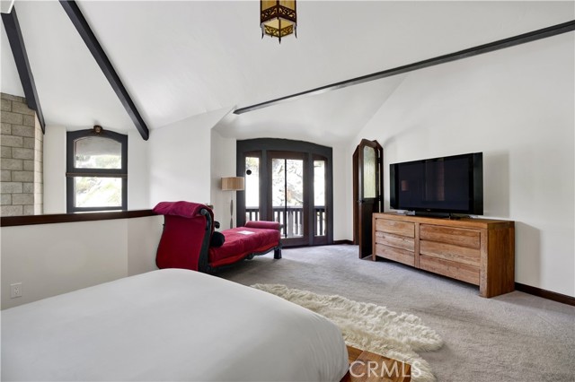 266 Canyon Acres Drive, Laguna Beach CA: https://media.crmls.org/medias/1b280d08-5b81-4771-a5f7-222eab8ad4f9.jpg