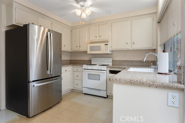 Detail Gallery Image 9 of 30 For 6814 Southampton Dr, Cypress,  CA 90630 - 3 Beds | 2 Baths