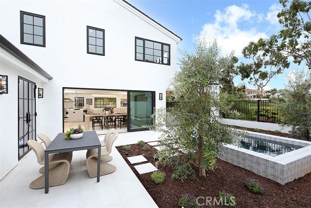 Detail Gallery Image 11 of 29 For 2207 Port Harwick Pl, Newport Beach,  CA 92660 - 4 Beds | 4/1 Baths