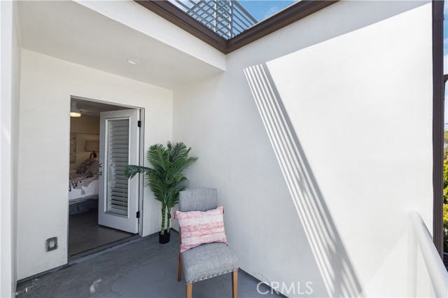 Detail Gallery Image 28 of 61 For 62 Ozone Ave, Venice,  CA 90291 - 3 Beds | 4 Baths