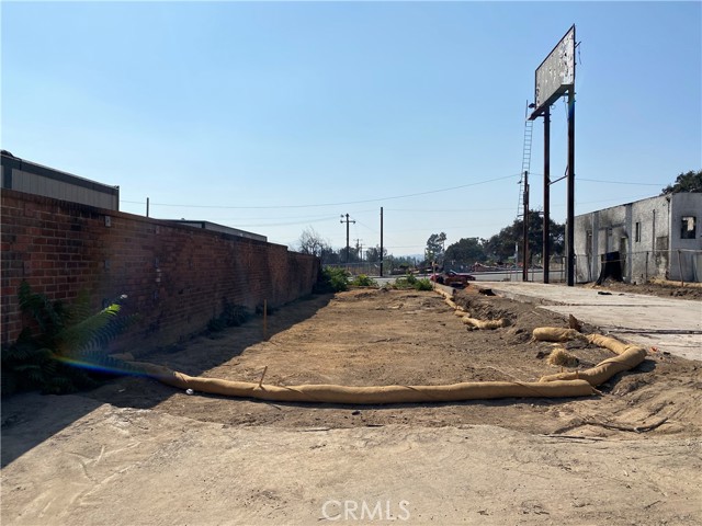 2692 Fair Oaks Avenue, Altadena CA: https://media.crmls.org/medias/1b2a3b37-e5ba-4d8b-b446-bebd4559f6bd.jpg