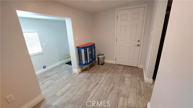 Detail Gallery Image 21 of 22 For 8649 Cantaloupe Ave, Panorama City,  CA 91402 - 3 Beds | 3 Baths