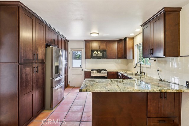 Detail Gallery Image 10 of 48 For 7108 Werner St, San Diego,  CA 92122 - 3 Beds | 2 Baths