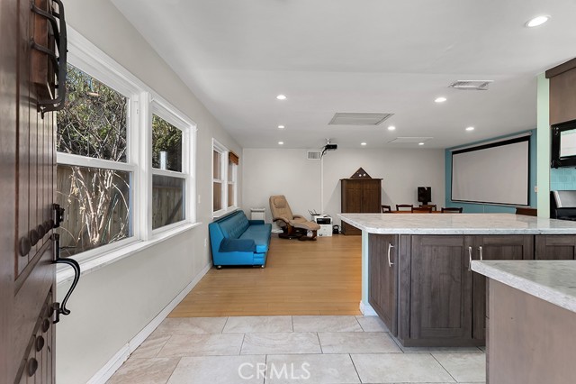 Detail Gallery Image 2 of 31 For 10549 Mcclemont Ave, Tujunga,  CA 91042 - 4 Beds | 2 Baths