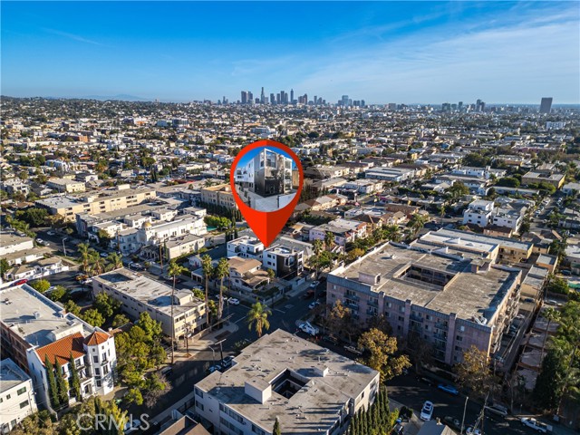 Detail Gallery Image 4 of 36 For 1342 Kingsley #1,  Los Angeles,  CA 90027 - 4 Beds | 4/1 Baths